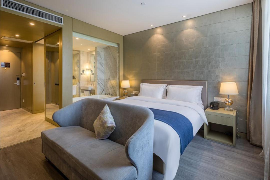 Sawadika Hotel Накхон Сауан Екстериор снимка